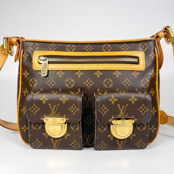 Louis Vuitton Monogram Hudson GM - Picture 3 of 15